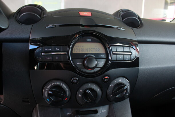 Mazda 2 II · Рестайлинг, 2011 г.