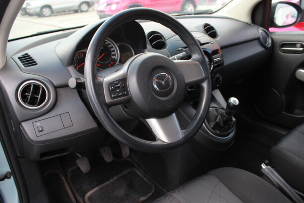 Mazda 2 II · Рестайлинг, 2011 г.