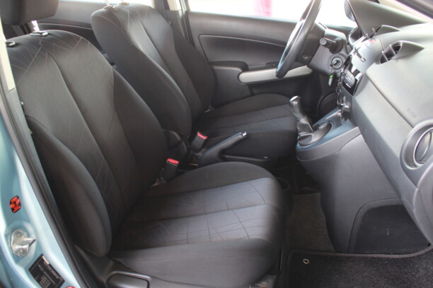 Mazda 2 II · Рестайлинг, 2011 г.