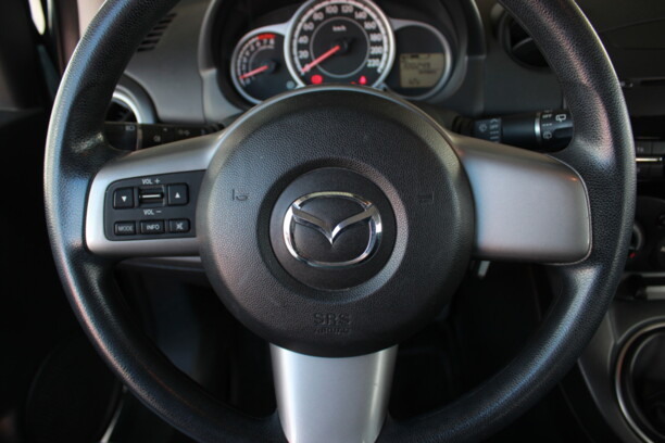 Mazda 2 II · Рестайлинг, 2011 г.