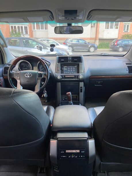 Toyota Land Cruiser Prado J150, 7 мест, 2010 г.