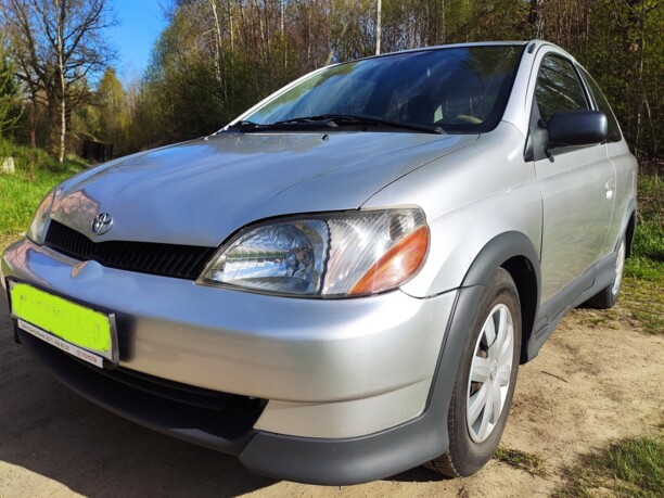 Toyota Yaris I (P1), 2001 г.