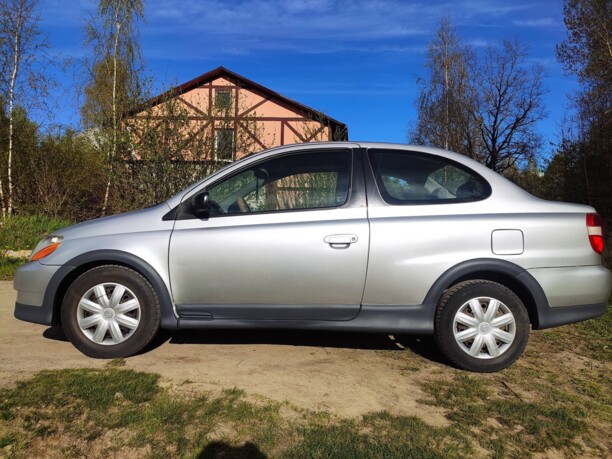 Toyota Yaris I (P1), 2001 г.