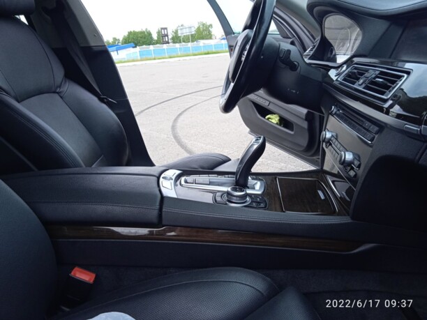 BMW 7 серия F02 (Long), 2010 г.