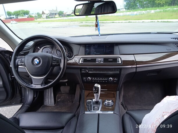 BMW 7 серия F02 (Long), 2010 г.