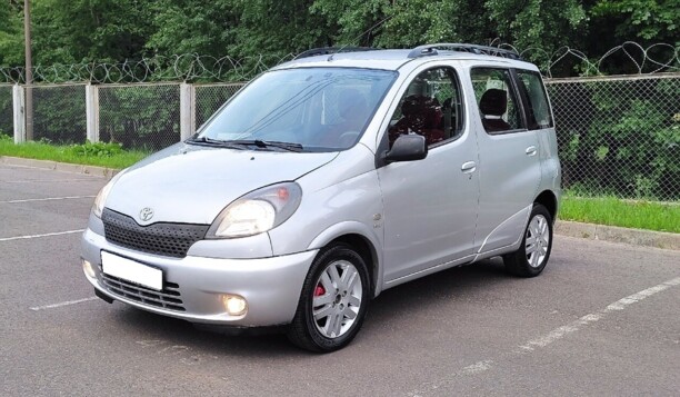Toyota Yaris Verso, 2000 г.
