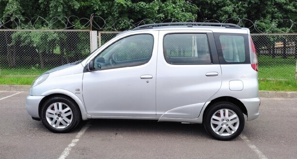 Toyota Yaris Verso, 2000 г.