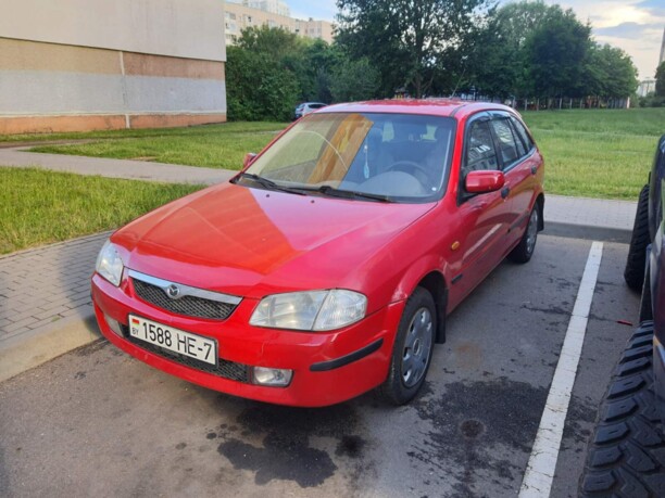 Mazda 323F, 1999 г.