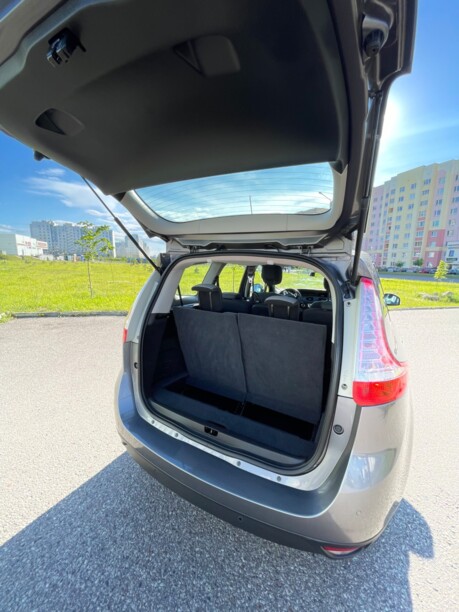Renault Grand Scenic III · 2-й рестайлинг, 7 мест, 2013 г.