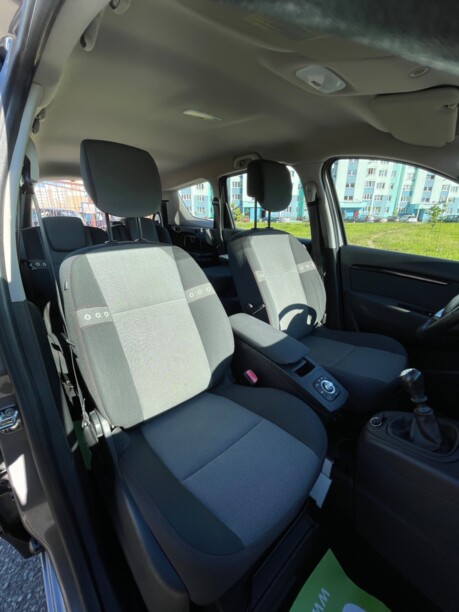 Renault Grand Scenic III · 2-й рестайлинг, 7 мест, 2013 г.