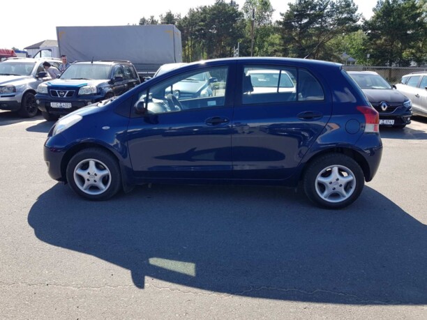 Toyota Yaris II (XP9), 2009 г.