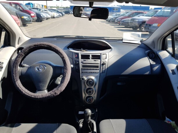 Toyota Yaris II (XP9), 2009 г.