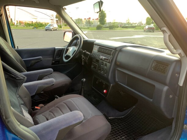 Volkswagen Caravelle T4, 2001 г.