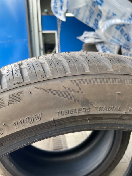Легковые шины Bridgestone 315/35 R20 2 шт.