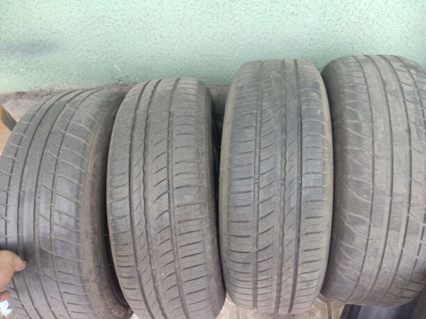 Легковые шины Pirelli 195/65 R15 4 шт.