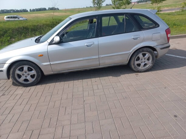 Mazda 323F, 1998 г.