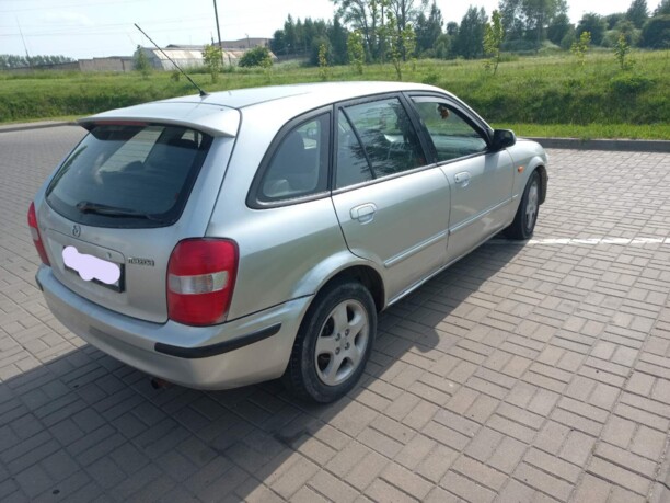 Mazda 323F, 1998 г.