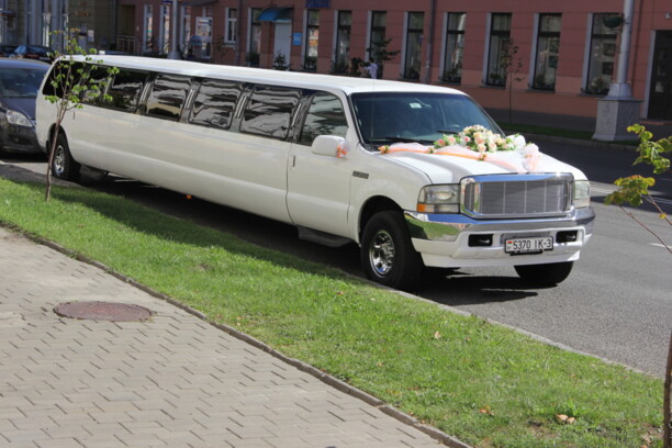Ford Excursion, 7 мест, 2002 г.