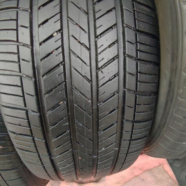 Легковые шины GoodYear 215/55 R17 1 шт.