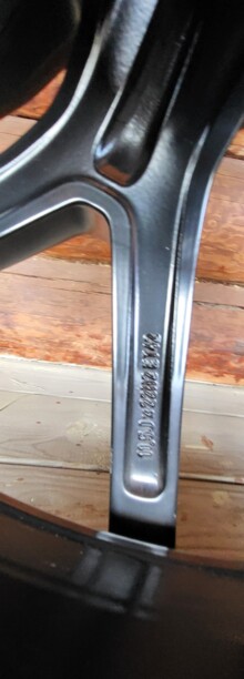 Оригинал мерседес 10x22 5x115 4 шт.