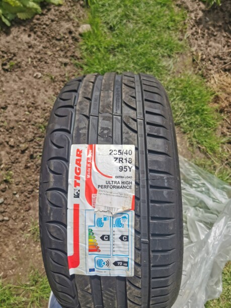 Легковые шины Tigar 235/40 R18 2 шт.