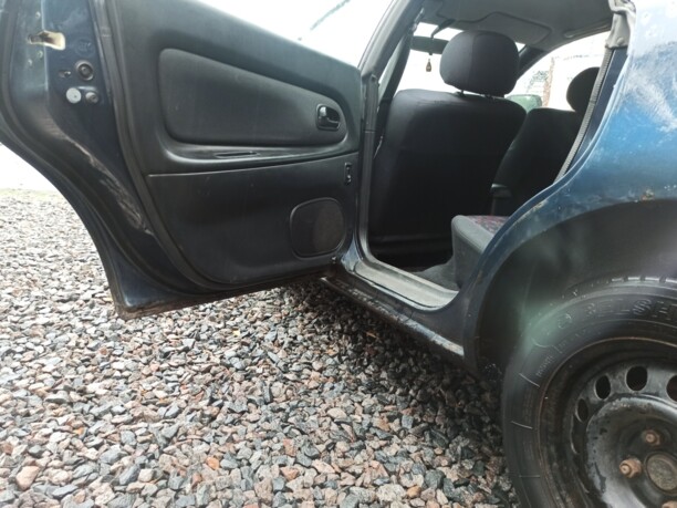Mazda 323F, 1998 г.