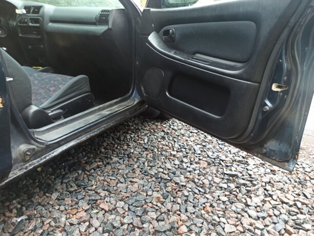 Mazda 323F, 1998 г.