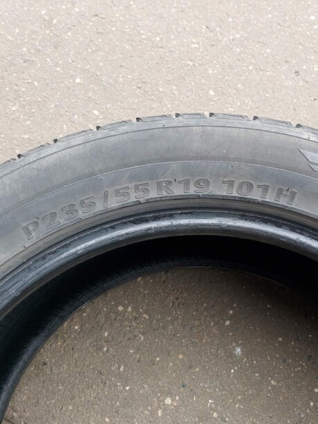 Легковые шины Kumho 235/55 R19 2 шт.