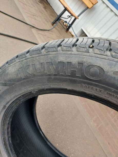 Легковые шины Kumho 235/55 R19 2 шт.