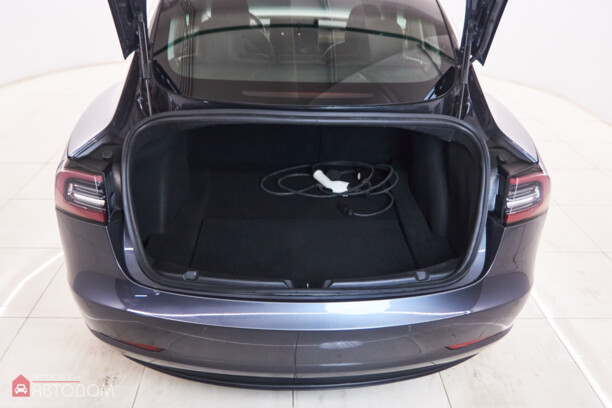 Tesla Model 3, 2018 г.