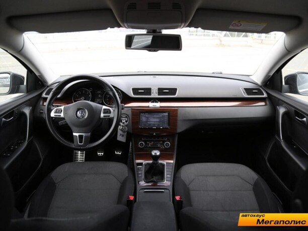 Volkswagen Passat B7, 2011 г.