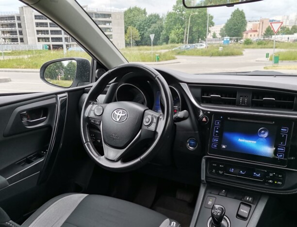 Toyota Auris II (E180) · Рестайлинг, 2016 г.