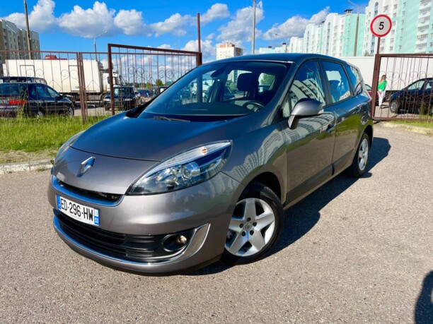 Renault Grand Scenic III · 2-й рестайлинг, 7 мест, 2013 г.