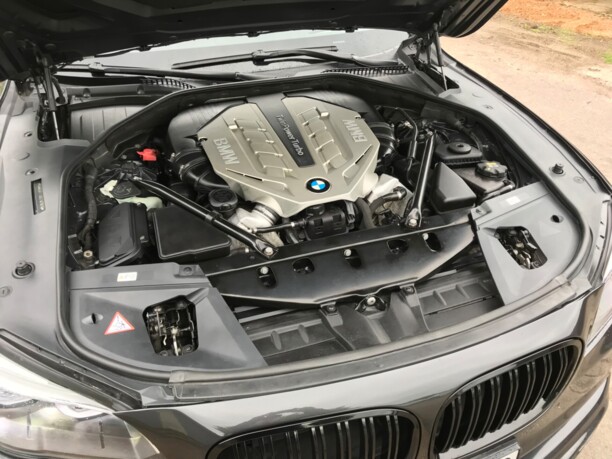 BMW 7 серия F02 (Long), 2010 г.