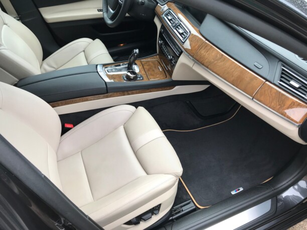 BMW 7 серия F02 (Long), 2010 г.