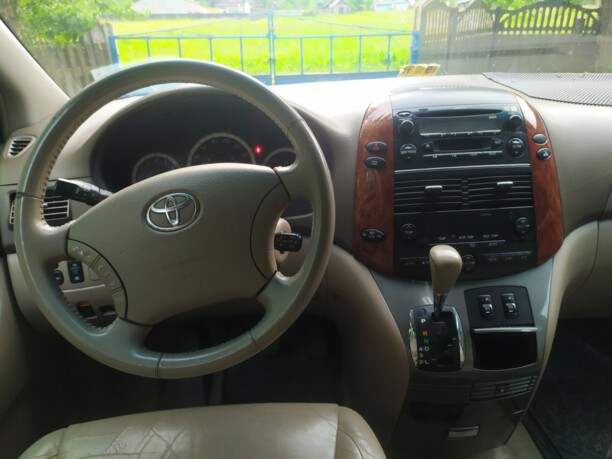 Toyota Sienna II (XL20), 7 мест, 2004 г.