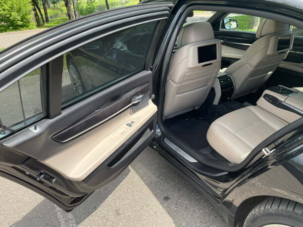 BMW 7 серия F02 (Long), 2010 г.