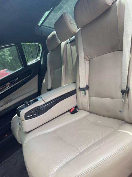 BMW 7 серия F02 (Long), 2010 г.