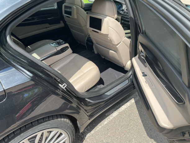BMW 7 серия F02 (Long), 2010 г.
