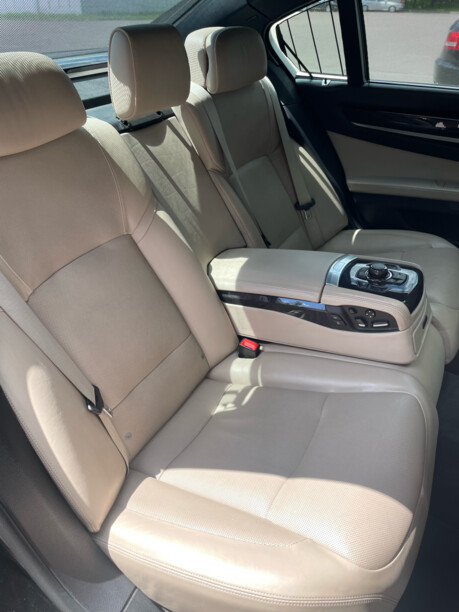 BMW 7 серия F02 (Long), 2010 г.