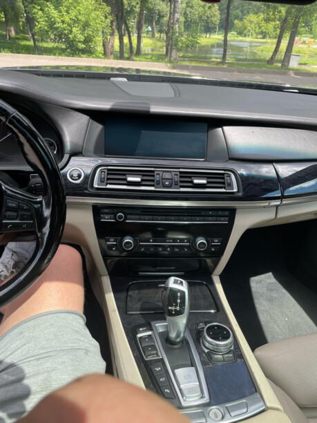 BMW 7 серия F02 (Long), 2010 г.