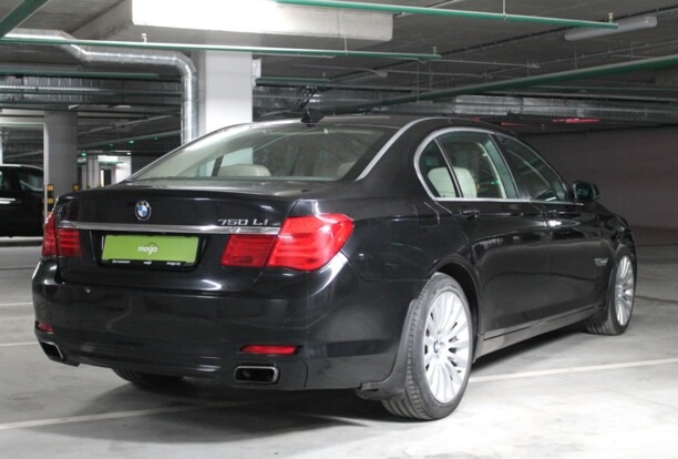 BMW 7 серия F02 (Long), 2010 г.