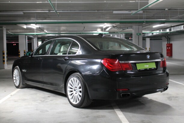 BMW 7 серия F02 (Long), 2010 г.