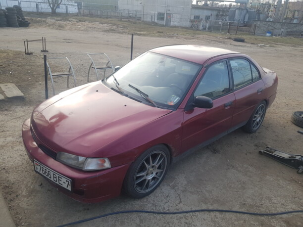 Mitsubishi Mirage V, 2000 г.