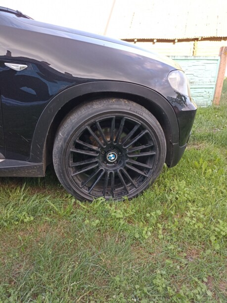 р22 БМВ х5 в 70 кузове 11.25x22 8x275 4 шт.