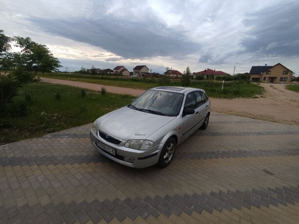 Mazda 323F, 1998 г.