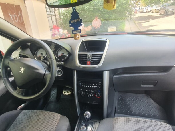 Peugeot 207 I · Рестайлинг, 2010 г.