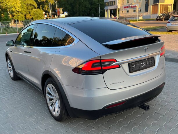 Tesla Model X, 7 мест, 2018 г.