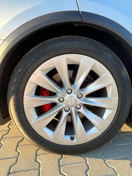 Tesla Model X, 7 мест, 2018 г.