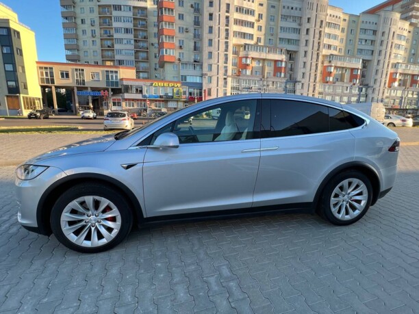 Tesla Model X, 7 мест, 2018 г.